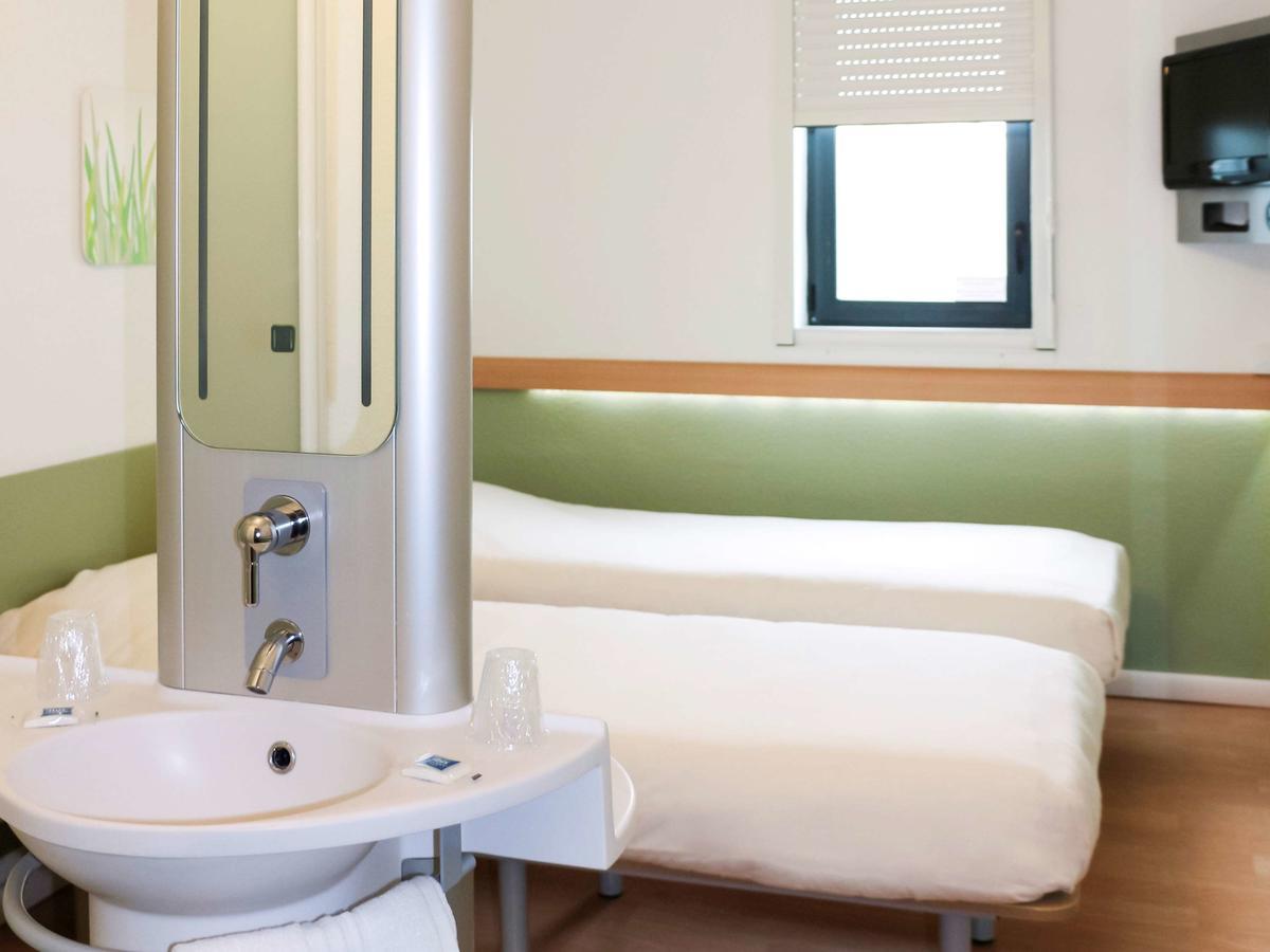 Ibis Budget Castelnaudary - A61 Εξωτερικό φωτογραφία