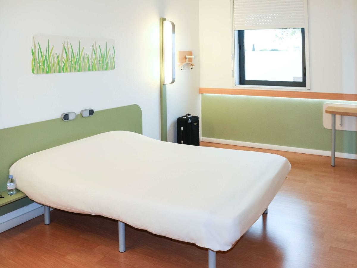Ibis Budget Castelnaudary - A61 Εξωτερικό φωτογραφία